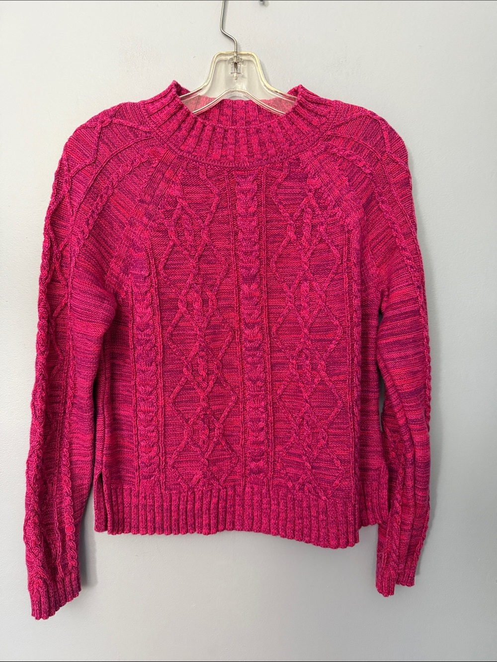 GAP Cable Knit Crew Neck Sweater Bright Pink Fuchsia Small Cozy Preppy - Picture 2 of 7